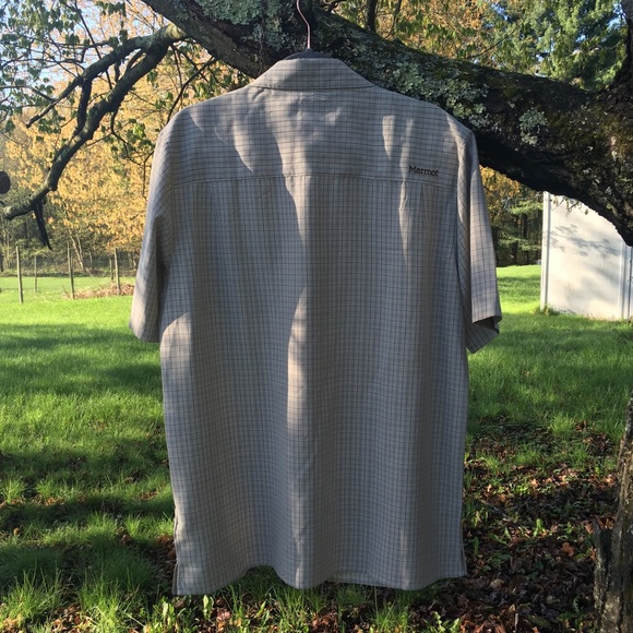 SOLD Marmot Plaid Short Sleeve Button Down Shirt LG EUC - Picture 2 of 8